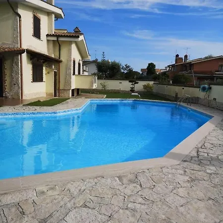 Gold House Luxury *