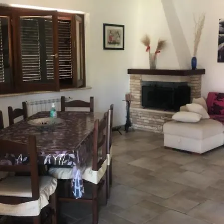Gold House Luxury * Anzio