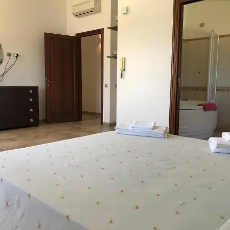 Gold House Luxury * Anzio