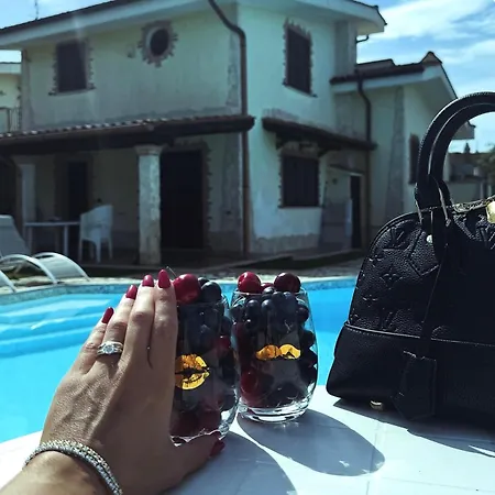 Luxury Villa *