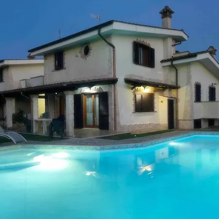 Luxury Villa *